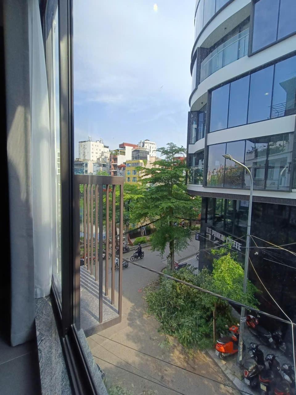 Ami Studio Doi Can, Hanoi